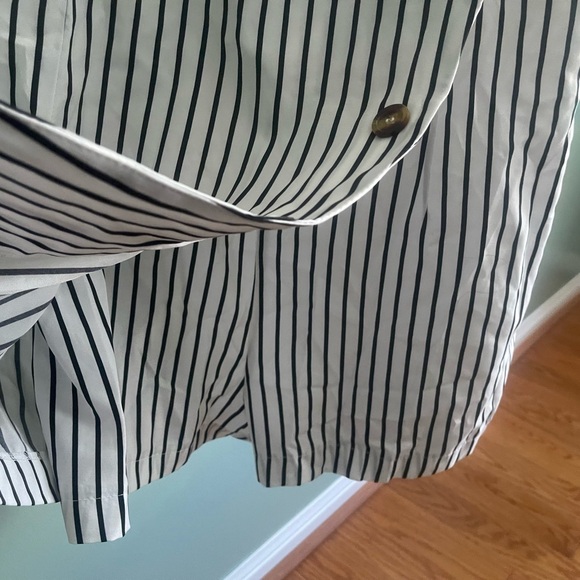 Striped Button-Down Romper - Picture 2 of 4